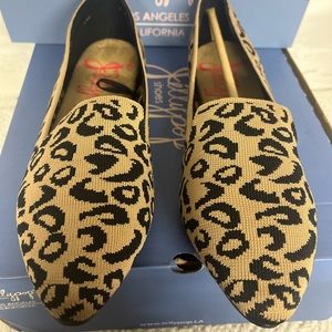 *NEW* Slip-on Cheetah Print Flats